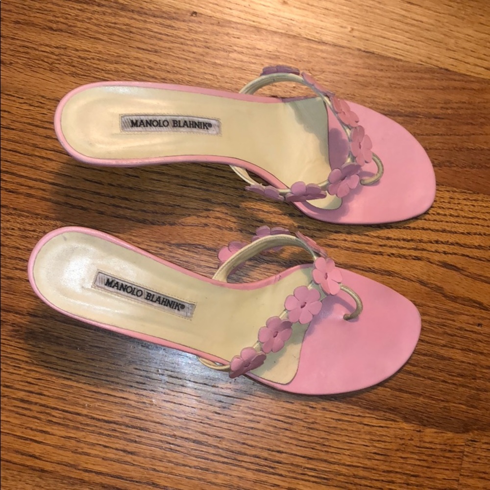 Low strappy heel